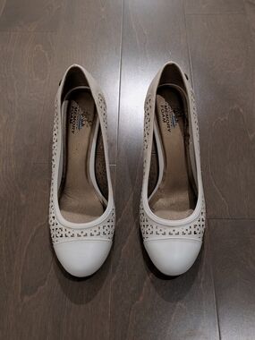 Lifestride Womens White Perforated Shoes